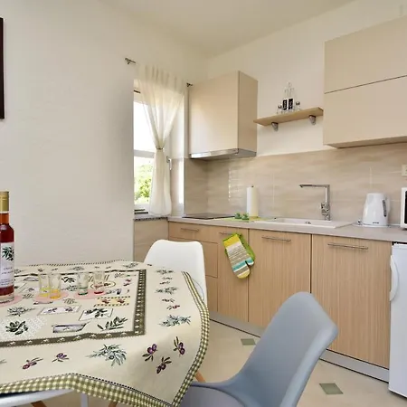 In Olive Garden Apartment Starigrad Paklenica Exterior photo