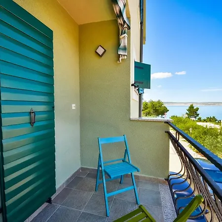 In Olive Garden Apartment Starigrad Paklenica Exterior photo