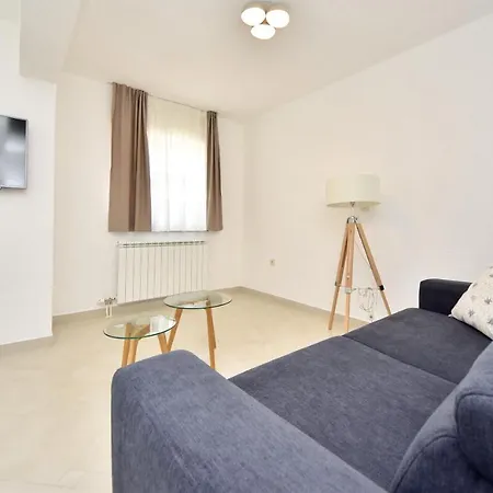 In Olive Garden Apartment Starigrad Paklenica Exterior photo