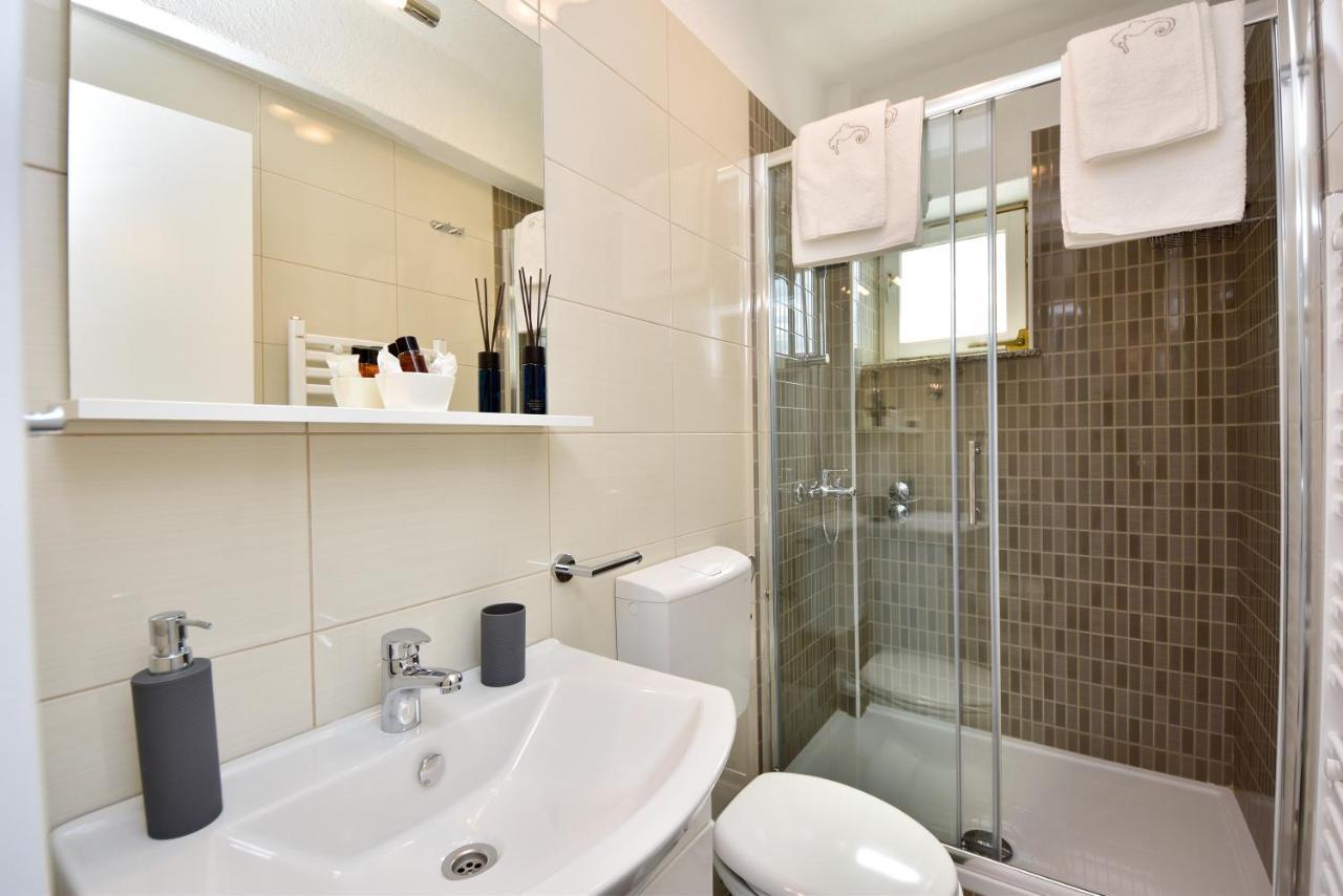 In Olive Garden Apartment *
