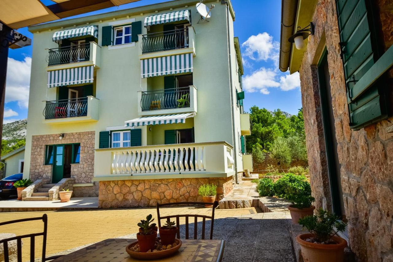 In Olive Garden Starigrad Paklenica